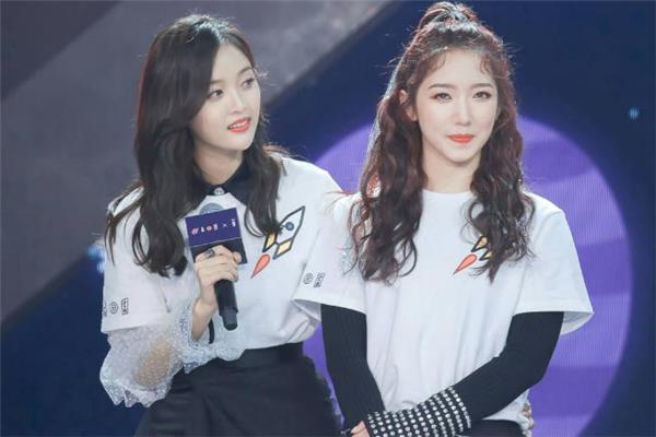 u型发际线适合什么发型 方形发际线适合什么发型 u型发际线适合什么发型 方形发际线适合什么发型