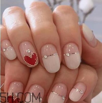 指甲油品牌推荐 ins风美甲新款式