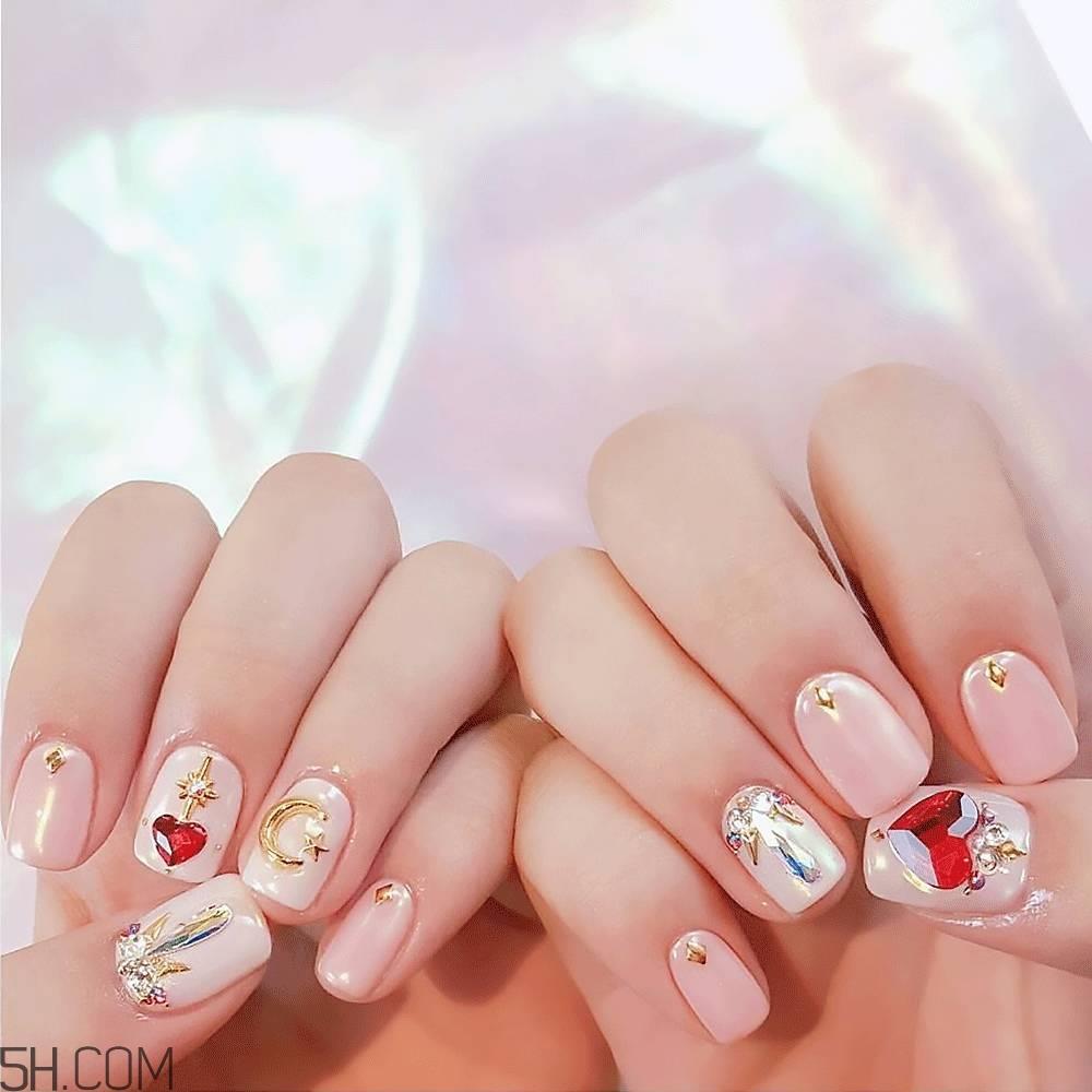 指甲油品牌推荐 ins风美甲新款式