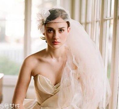 韩式女生短发扎法教程 百变发型扎法 韩式女生短发扎法教程 百变发型扎法