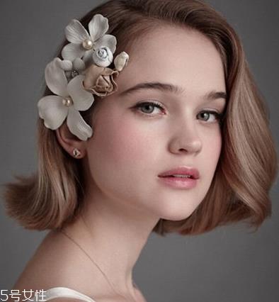 韩式女生短发扎法教程 百变发型扎法 韩式女生短发扎法教程 百变发型扎法