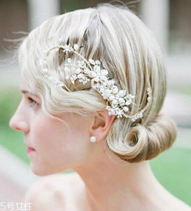 韩式女生短发扎法教程 百变发型扎法 韩式女生短发扎法教程 百变发型扎法