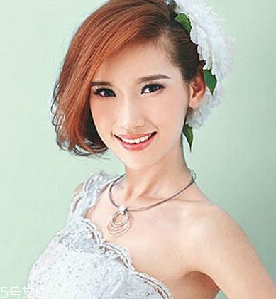 韩式女生短发扎法教程 百变发型扎法 韩式女生短发扎法教程 百变发型扎法