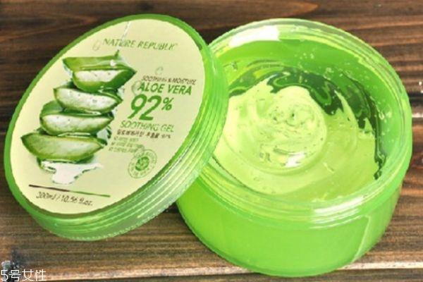 皮肤晒黑抹什么护肤品 全身美白要这样 皮肤晒黑抹什么护肤品 全身美白要这样