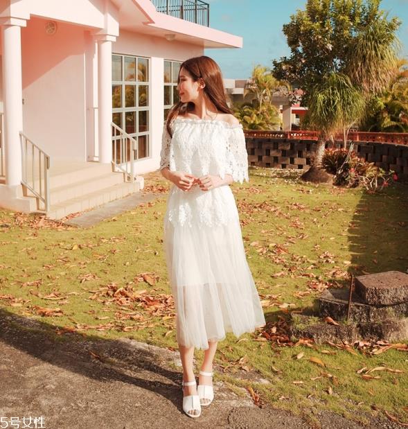 一字肩连衣裙图片 夏季一字肩连衣裙
