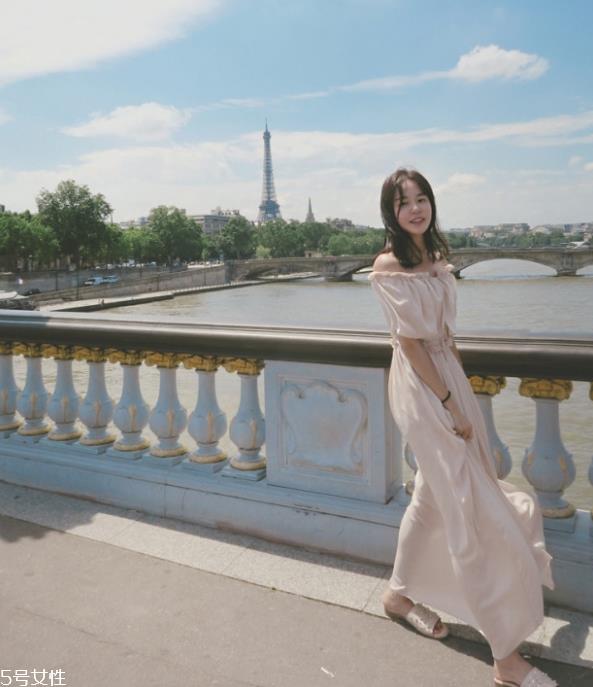 一字肩连衣裙图片 夏季一字肩连衣裙