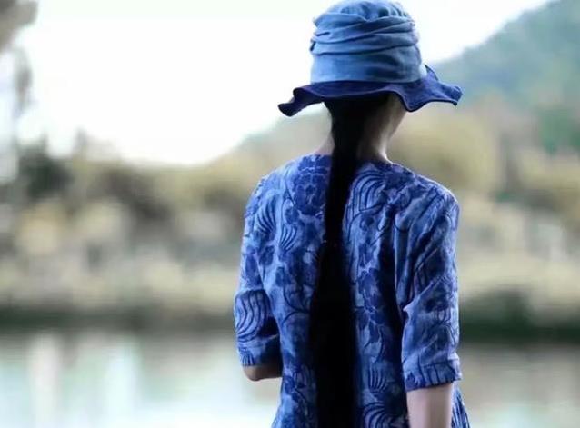 40岁的女人如何穿衣搭配和保养自己更显气质 40岁的女人如何穿衣搭配和保养自己更显气质