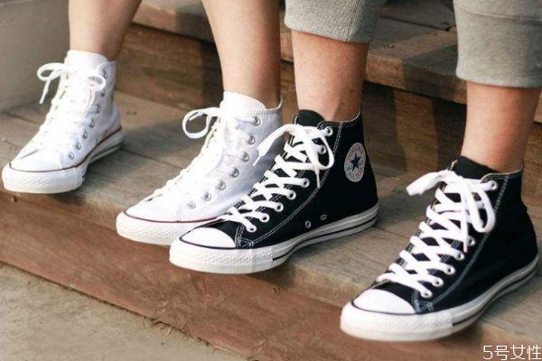 匡威1970s和常青款的区别 匡威鞋子好搭配吗 匡威1970s和常青款的区别 匡威鞋子好搭配吗