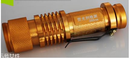 海蓝之谜唇膏真假对比 高价的贵妇唇膏 海蓝之谜唇膏真假对比 高价的贵妇唇膏