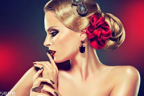 你适合浓妆还是淡妆 选对妆容才能站稳c位 你适合浓妆还是淡妆 选对妆容才能站稳c位