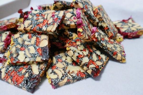 阿胶糕是补什么的 阿胶糕适合哪些人群吃 阿胶糕是补什么的 阿胶糕适合哪些人群吃