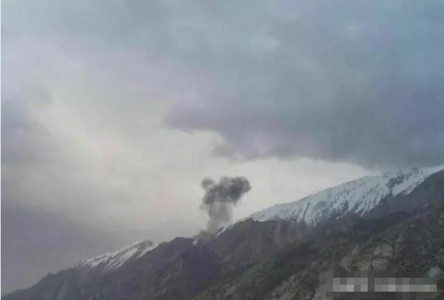 飞机失事,1男和9名空姐遇难荒岛,8年后获救,已有69人