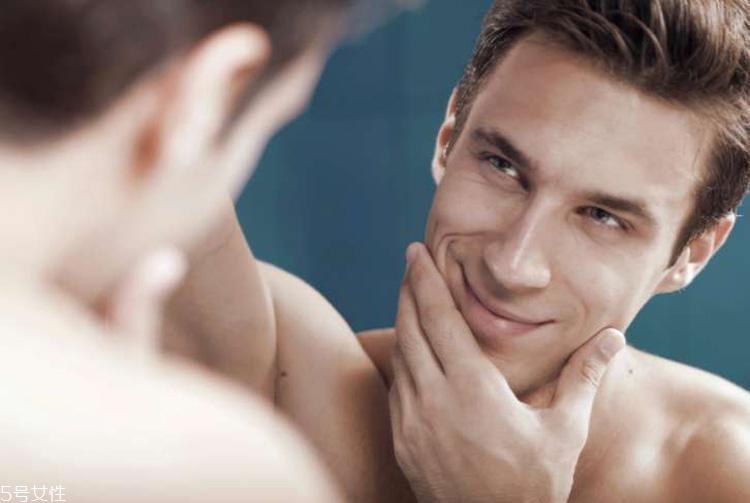 男士可以涂抹女士护肤品吗 男士护肤误区和技巧
