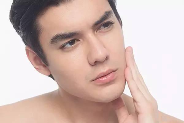 男士皮肤粗糙怎么办 男士引起皮肤粗糙的原因 男士皮肤粗糙怎么办 男士引起皮肤粗糙的原因