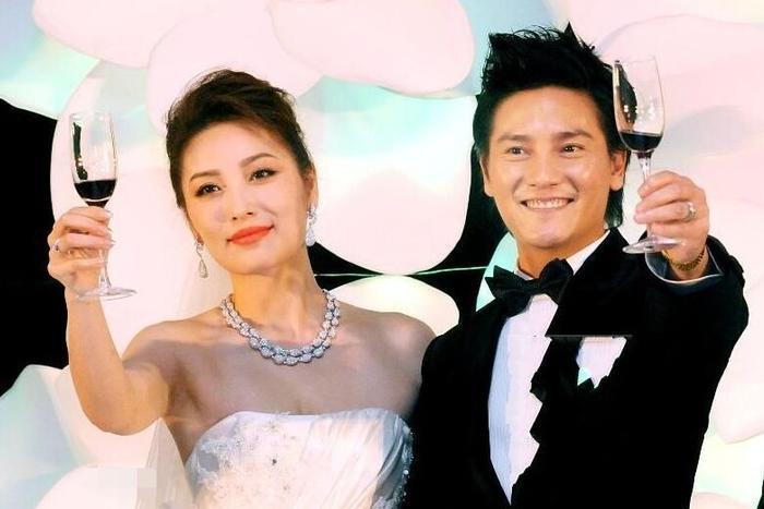 曾给李小璐当配角，却嫁给富二代身价上亿，老公为她隐婚五年！