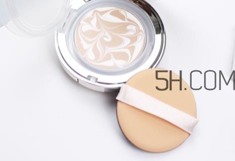 水粉霜用在什么之前?水粉霜使用步骤 水粉霜用在什么之前?水粉霜使用步骤