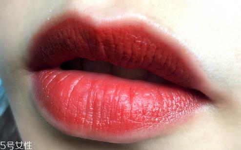 雅诗兰黛333沾杯吗 半哑光口红略显粘杯 雅诗兰黛333沾杯吗 半哑光口红略显粘杯