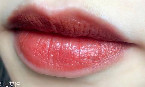 雅诗兰黛333沾杯吗 半哑光口红略显粘杯 雅诗兰黛333沾杯吗 半哑光口红略显粘杯