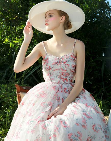 复古连衣裙怎么搭配?复古连衣裙搭配图片 复古连衣裙怎么搭配?复古连衣裙搭配图片