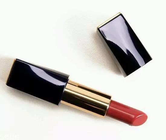 怎么挑适合自己颜色的口红 挑选口红注意事项