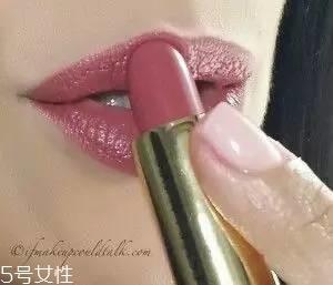 怎么挑适合自己颜色的口红 挑选口红注意事项