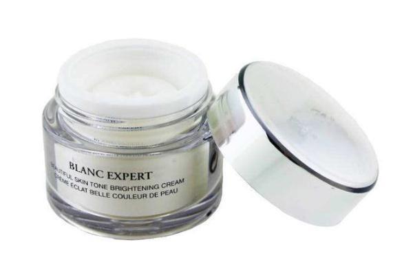 面霜和乳霜的区别是什么 面霜和精华哪个重要 面霜和乳霜的区别是什么 面霜和精华哪个重要