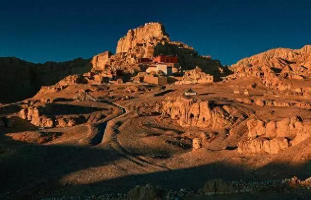 格鲁派六大寺庙，其中四座在这里，就连甘南的拉卜楞寺都在模仿