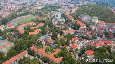​青岛是怎么吸引大学的？成为了高等教育最强的非省会城市