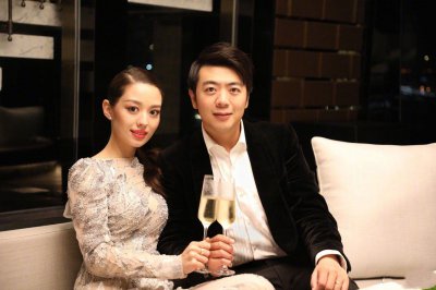 ​钢琴王子郎朗成才艰辛，非打即骂母子分离，“虎爸”教育令人心惊