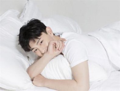 ​邓伦最帅图片大全 干净帅气朋友圈背景图片