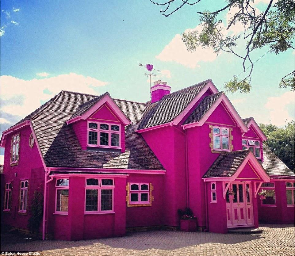 全球最“少女心”的房子,英国芭比娃娃公寓,住一晚一万五千块