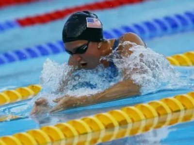 ​蛙泳游得快的技巧