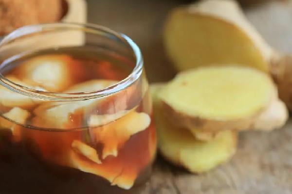 生姜红糖水是用老姜好还是用鲜姜 生姜红糖水怎么煮