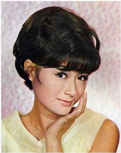 不老传说！潘迎紫近照皮肤粉嫩紧致，看不出已经70岁高龄