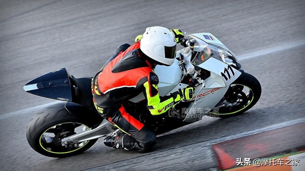 奥地利飞毛腿KTM RC8,人间天堂它都能带你去