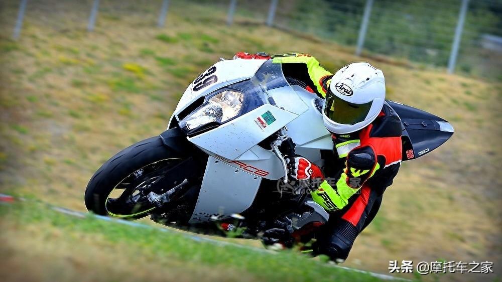 奥地利飞毛腿KTM RC8,人间天堂它都能带你去
