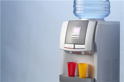 ​饮水机脏了怎么办？加点白醋就能快速清洁