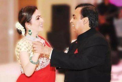 ​印度富婆：因出身婆罗门被首富一眼相中，婚后35年都被捧在手掌心