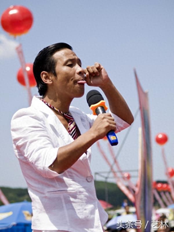 幽默演员宋小宝,表情包大奉送,你能憋住不笑?