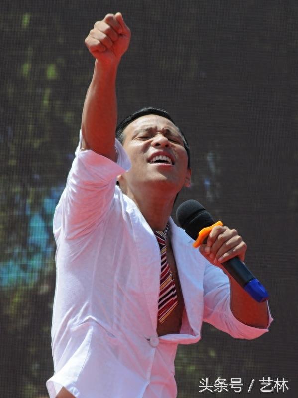 幽默演员宋小宝,表情包大奉送,你能憋住不笑?