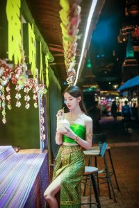 ​陈瑶民族风大片！才发现，原来民族风也可以这么性感，很撩人