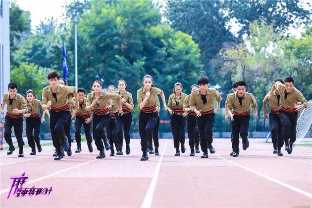 还记得《克拉恋人》高冷范儿的高雯？ 如今麻辣变形成女主角保镖