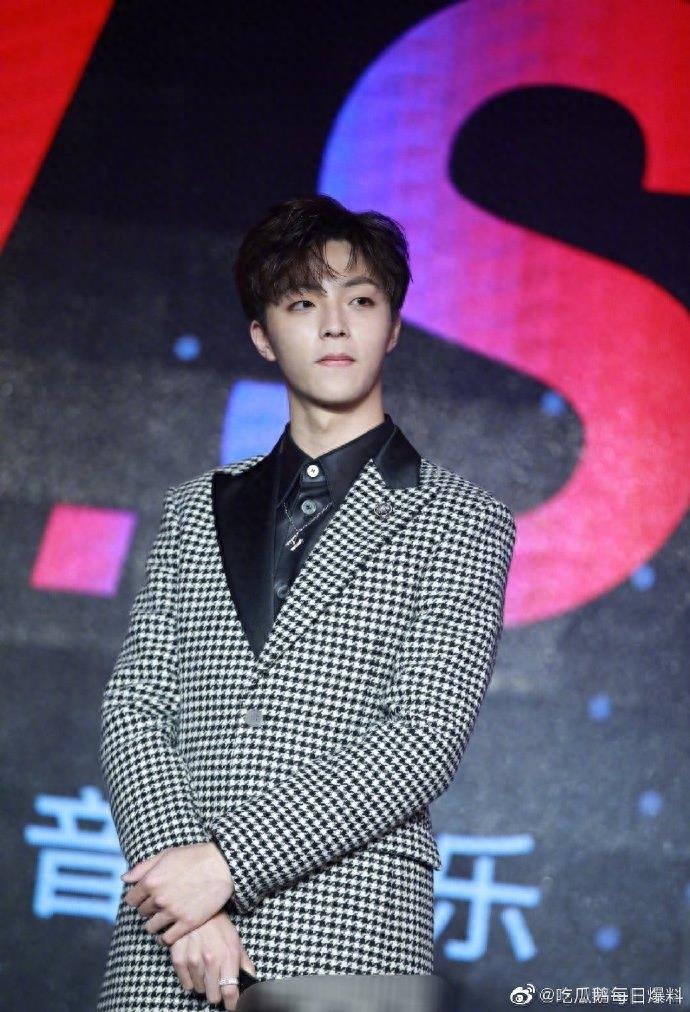 陈立农环球音乐签约发布会生图，今天状态如何