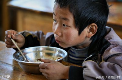 ​留守儿童是什么意思？中国农村留守儿童有多少人？