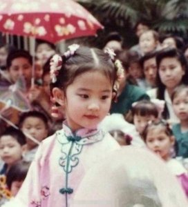 ​网友曝刘亦菲童年照，进来看看什么叫灵气
