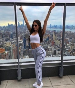 ​健身网红Jen Selter，肌肉紧致，马甲线可迷人了，3个动作练同款