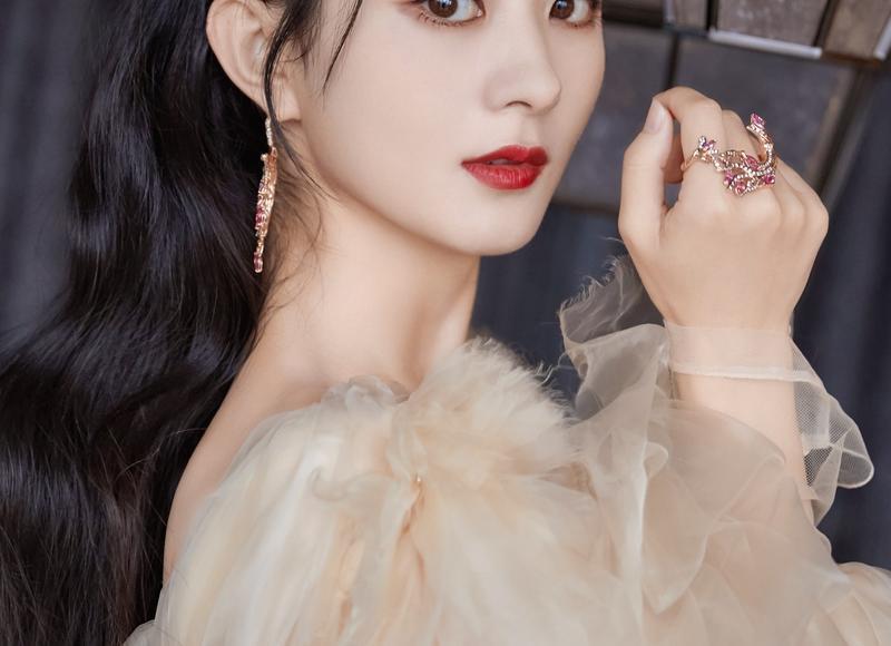 对于刚加微信的女生怎么开始聊天，刚加微信的女孩子怎么聊天