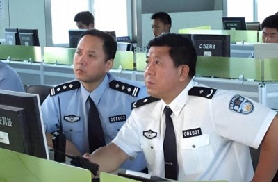 ​“白衬衣”警察是什么身份？说出来别不信，公安局长不一定够格穿