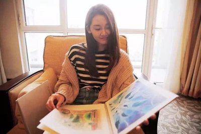 ​电影《芳华》女一苗苗清新甜美、温婉恬淡的气质缘何而来？