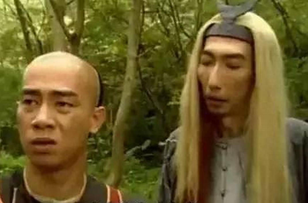 《鹿鼎记》里的胖头陀，如今穷困潦倒、靠募捐葬母